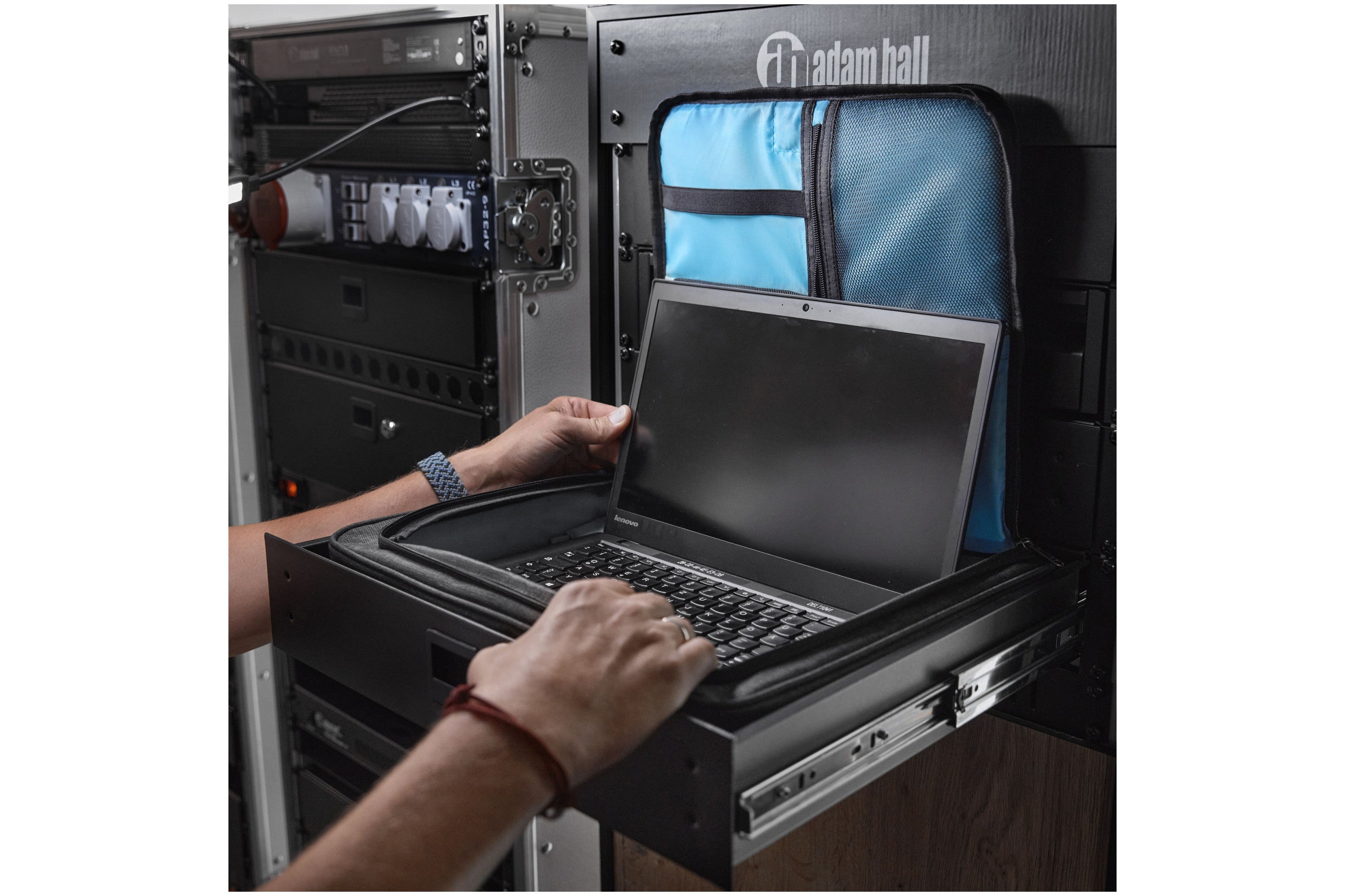 Adam_Hall_ORGAFLEX_RACK_BAG_02_14.jpeg