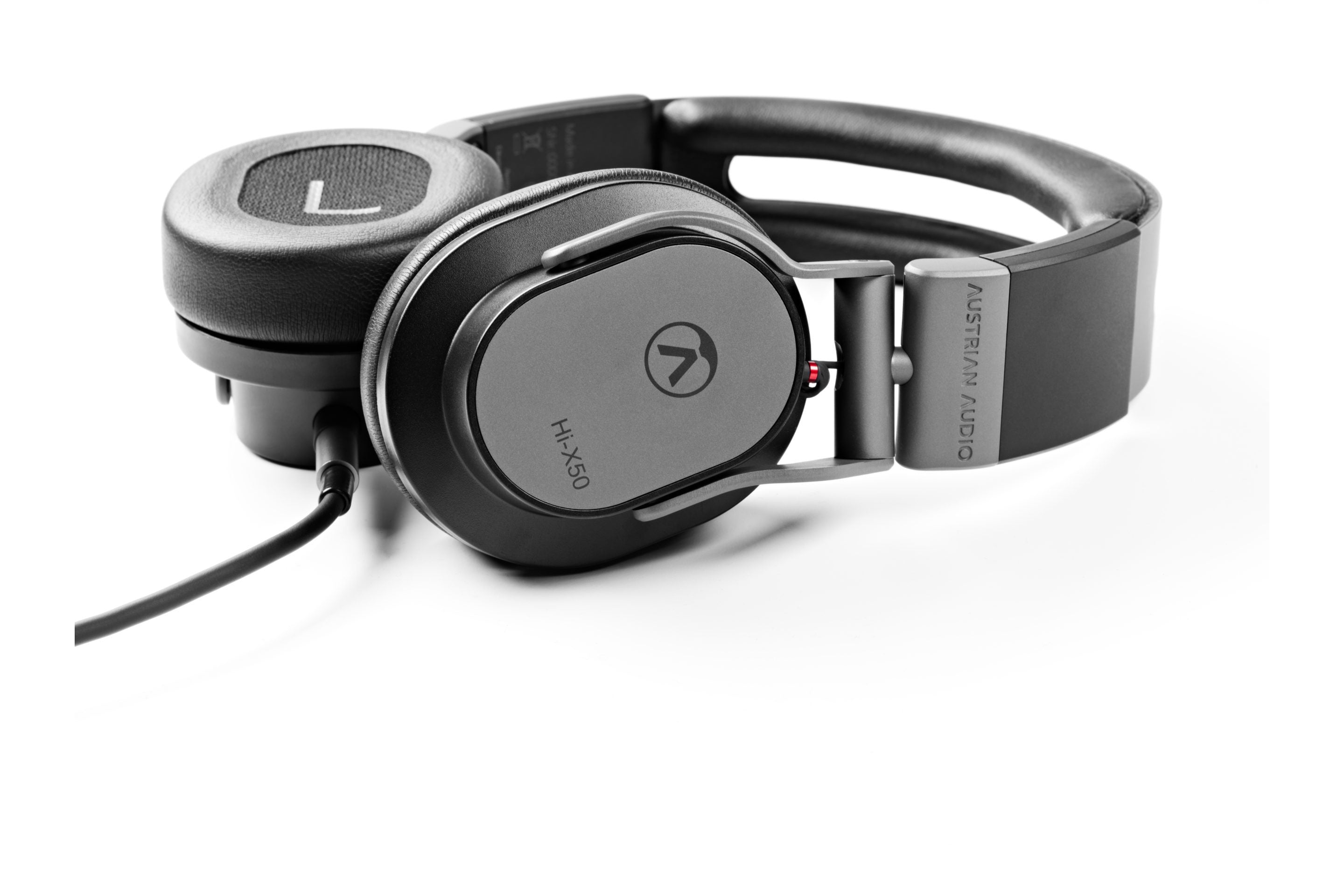 Austrian_Audio_Hi_X50_ON_EAR_2.jpeg