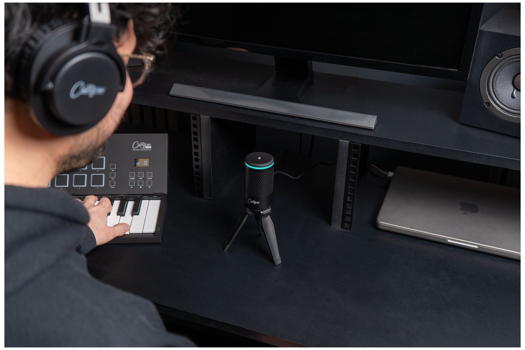 Carry_on_Foldable_USB_Microphone_Black_6.jpeg
