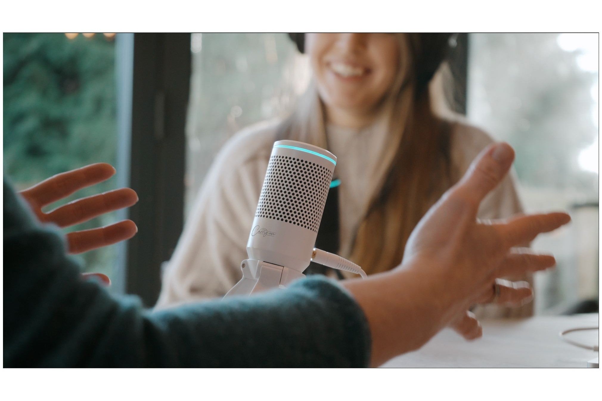 Carry_on_Foldable_USB_Microphone_White_3.jpeg