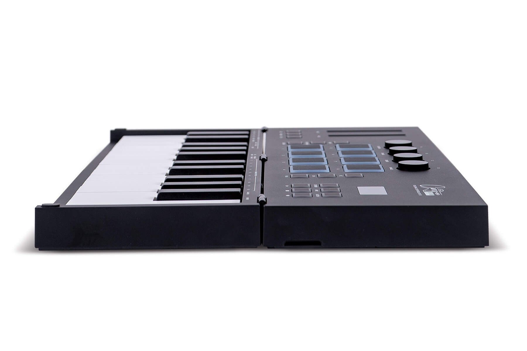 Carry_on_Folding_Controller_25_Black_9.jpeg