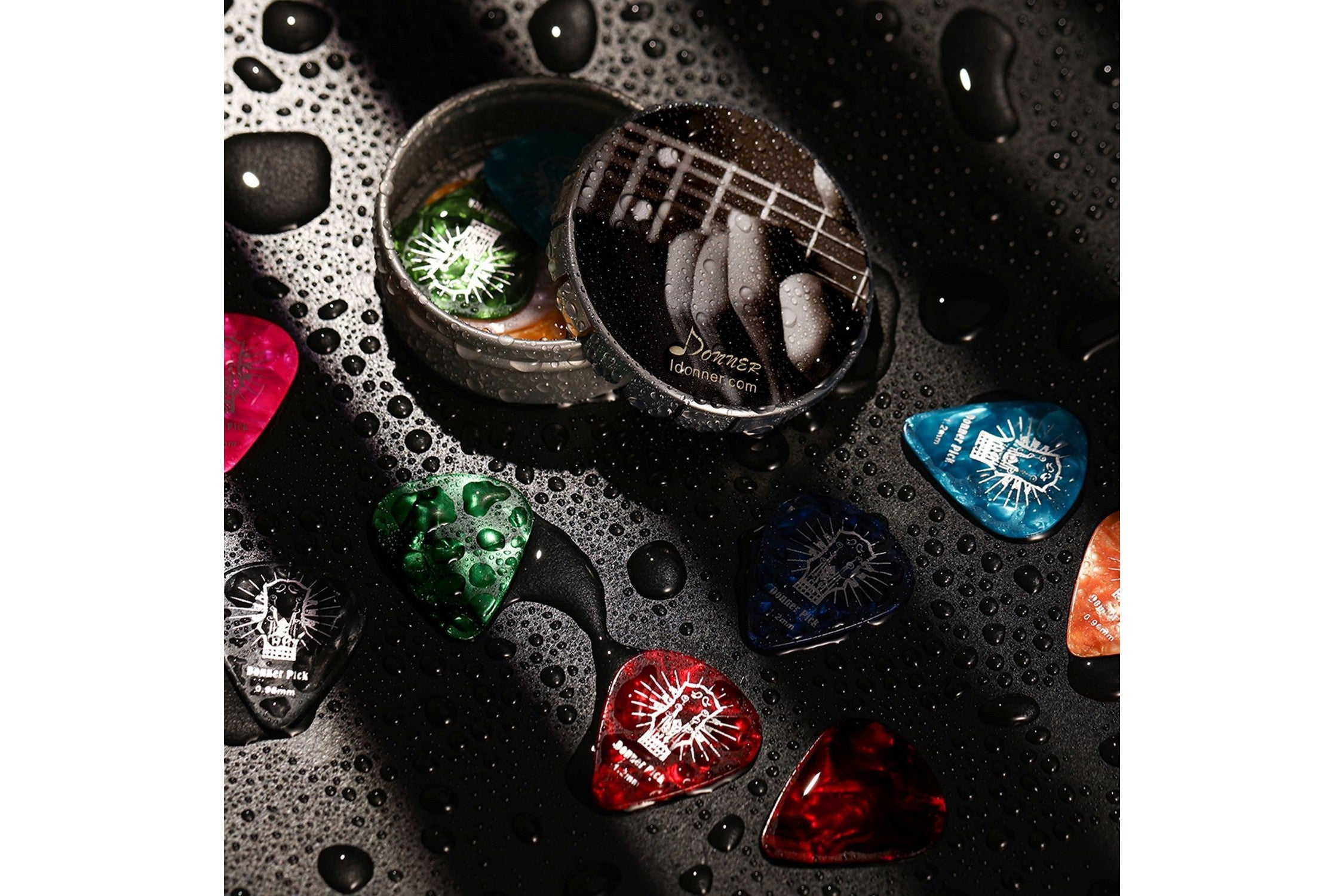 Donner_EC854_Celluloid_Guitar_Picks_16_Pack_8.jpeg