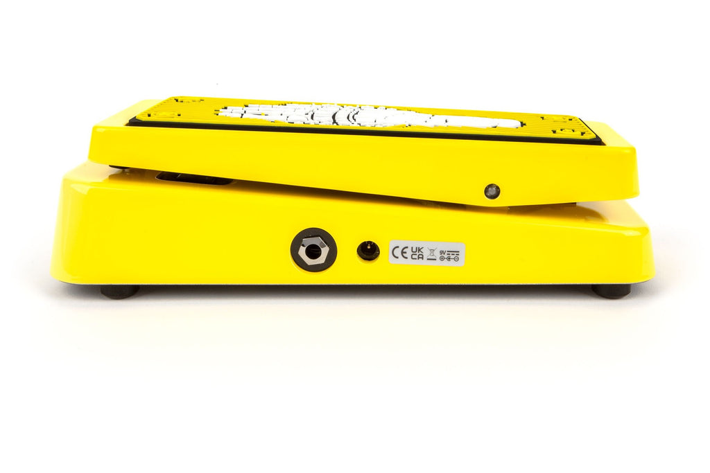 Dunlop_Kirk_Hammett_Cry_Baby_Wah_Yellow_Sparkle_Edition_2.jpeg