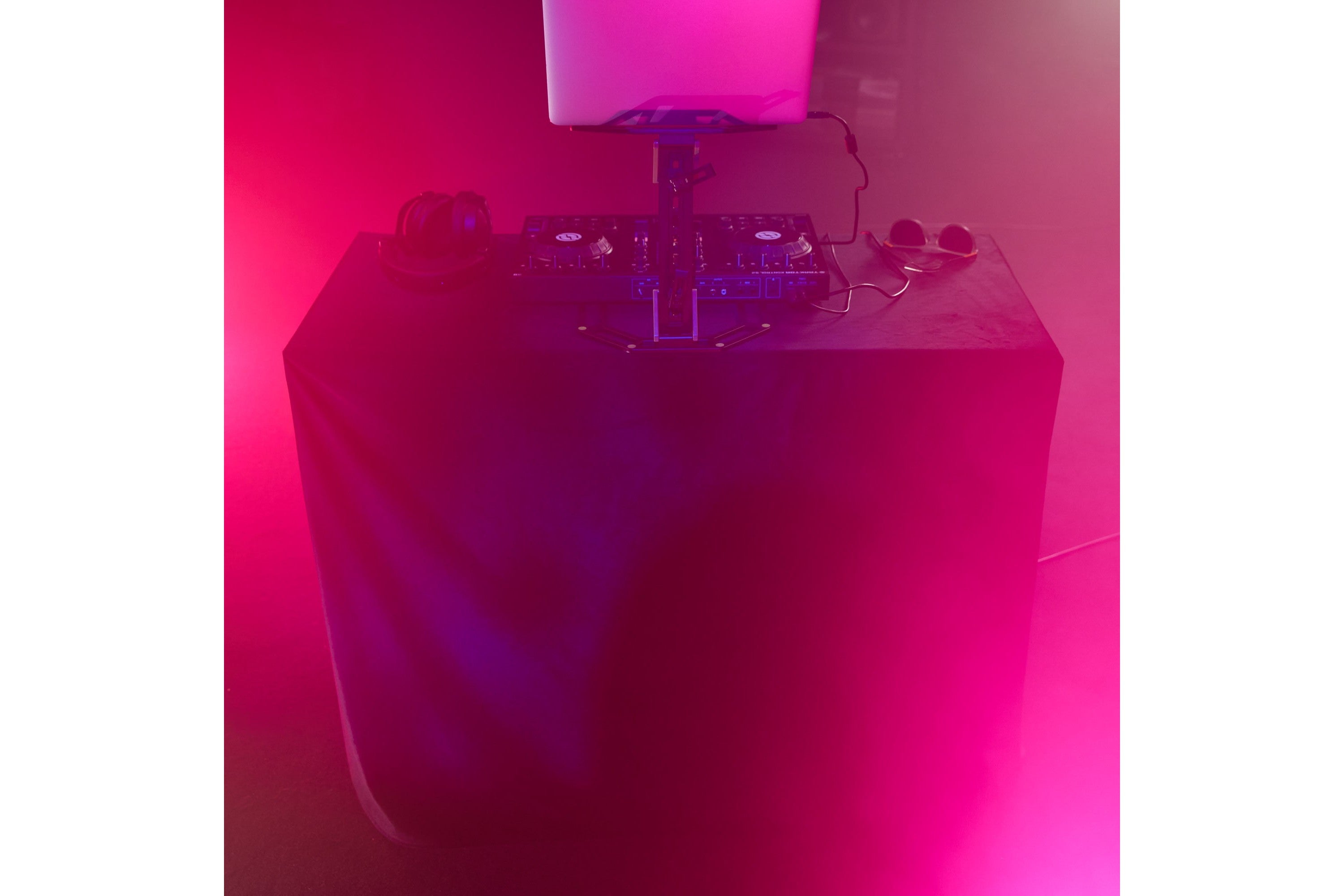 Gravity_BG_RD_C_10.jpeg