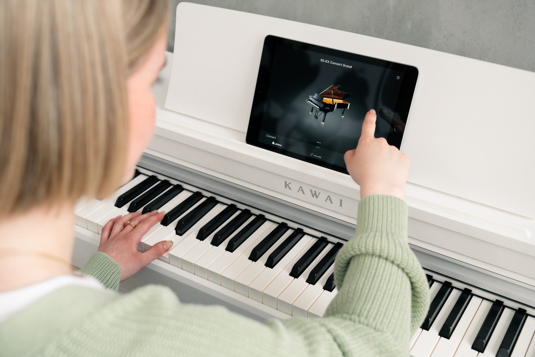 Kawai_CN201W_Premium_White_Satin_13.jpeg