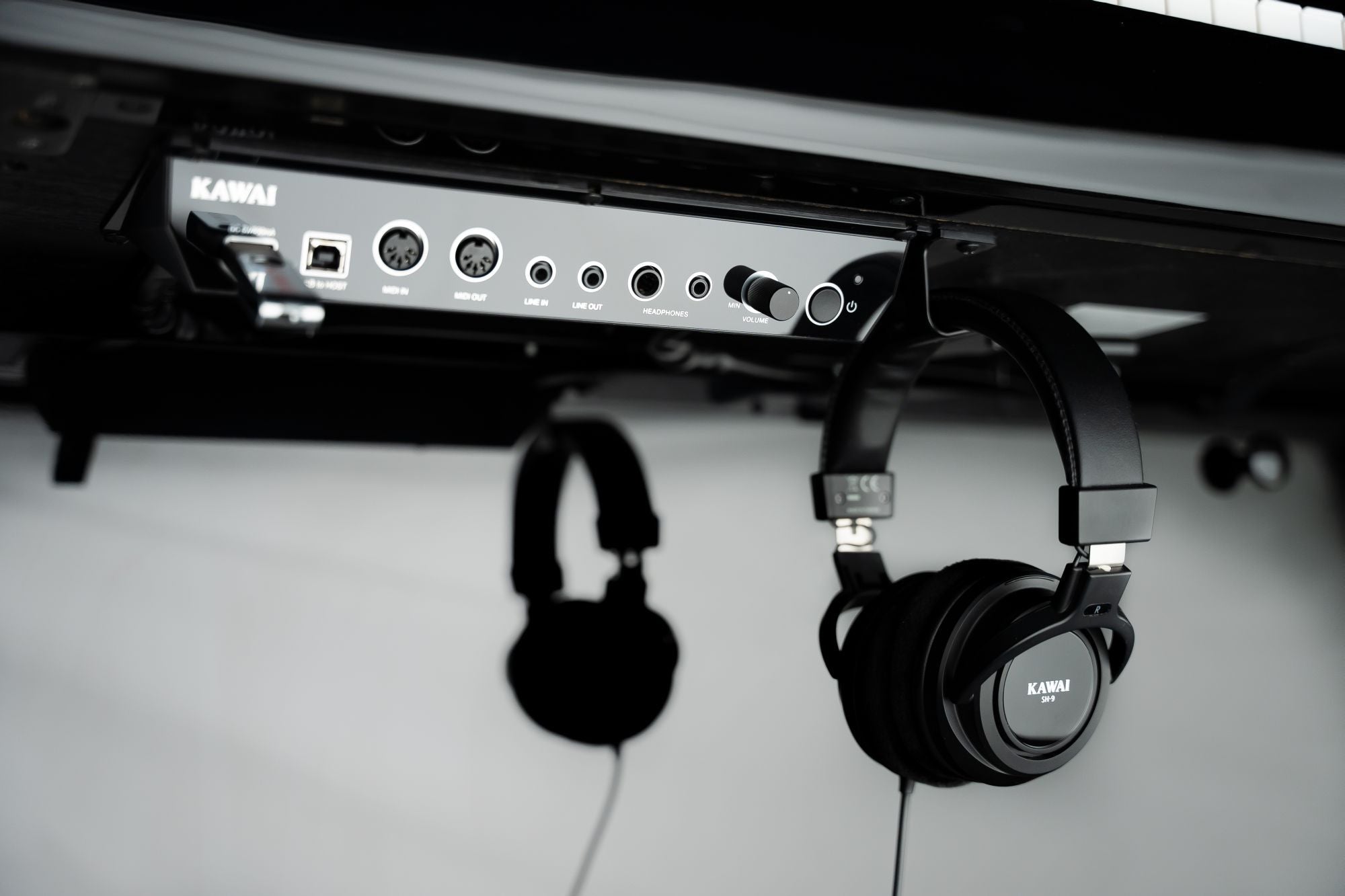 Kawai_K_300_ATX4_M_PEP_Ebony_Polish_4.jpeg
