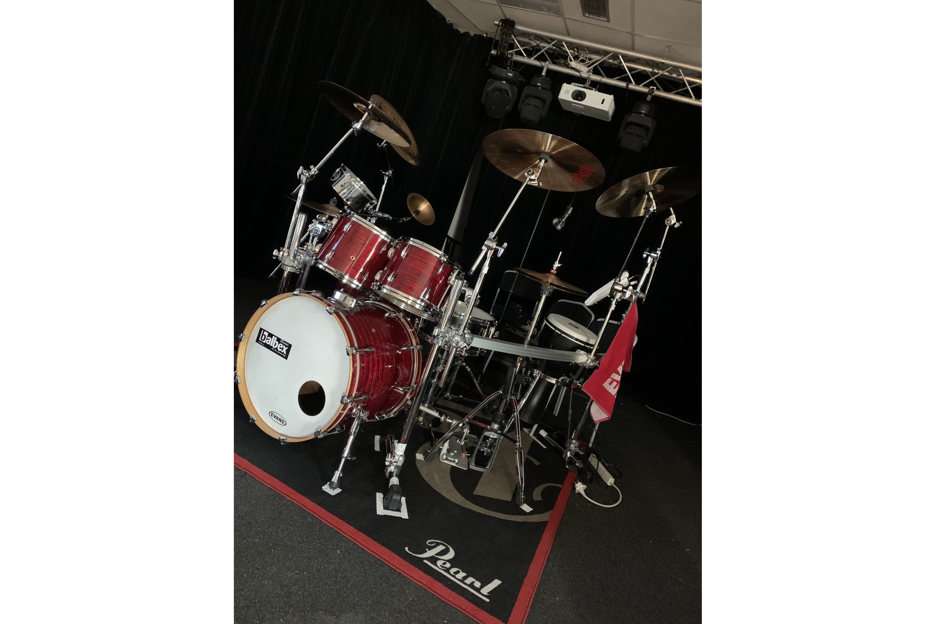 Pearl_PPBRBRLG_Drum_Rug_Large_2.jpeg
