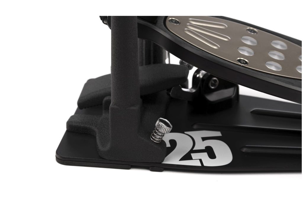 Pearl_P_2050C_B_Eliminator_Black_Limited_Edition_9.jpeg