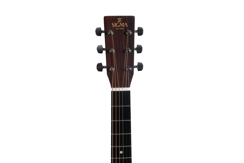 Sigma_Guitars_000MC_1E_Natural_High_Gloss_3.jpeg