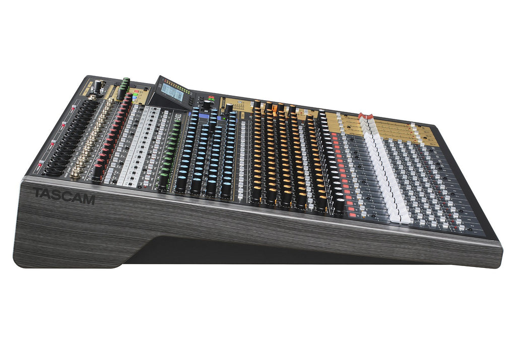 TASCAM_Model_2400_6.jpeg
