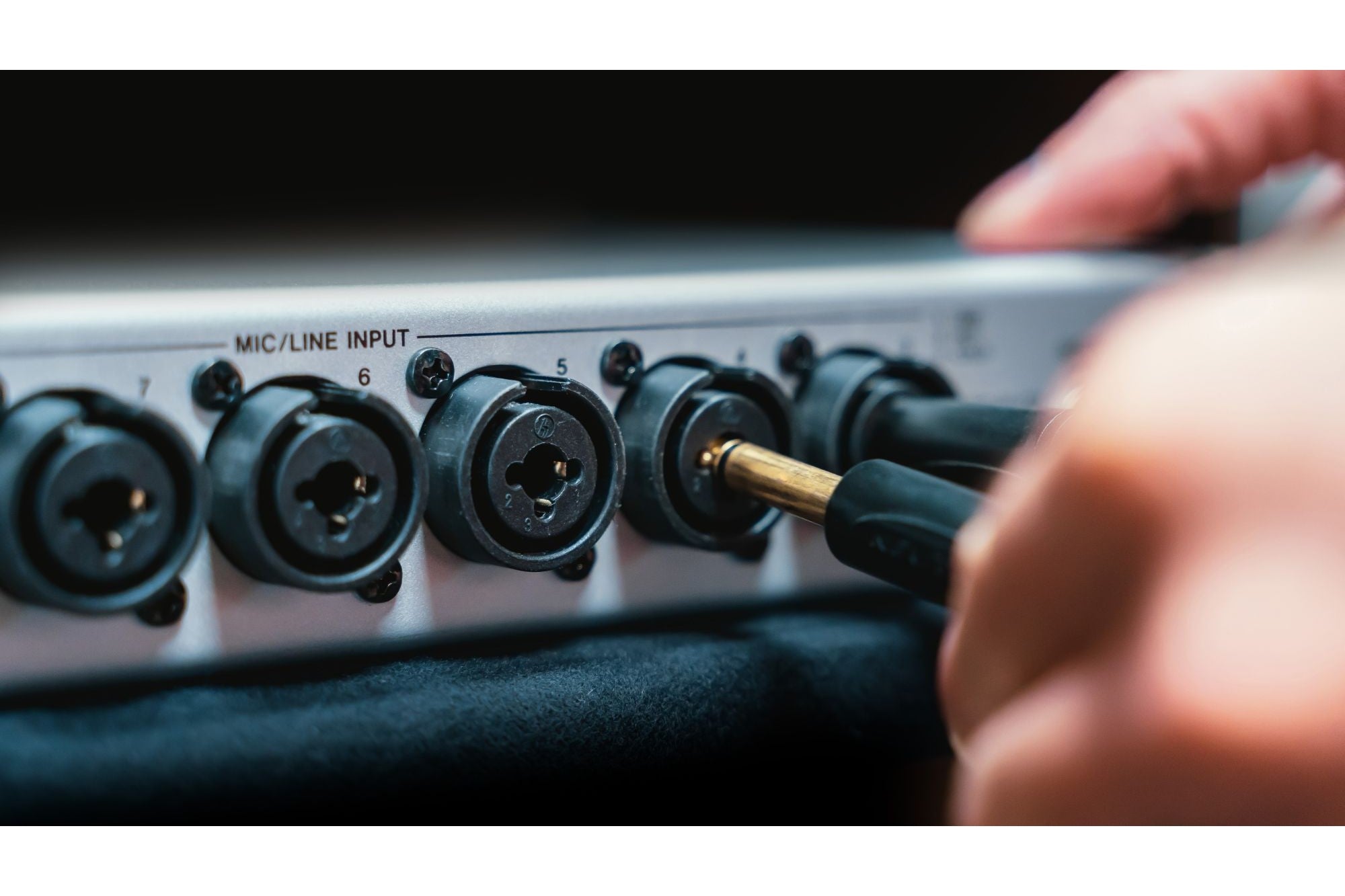 TASCAM_Series_8p_Dyna_7.jpeg