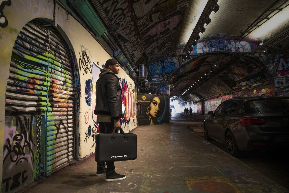 Galerijní obrázek č.10 DAW kontrolery PIONEER DJ DDJ-800