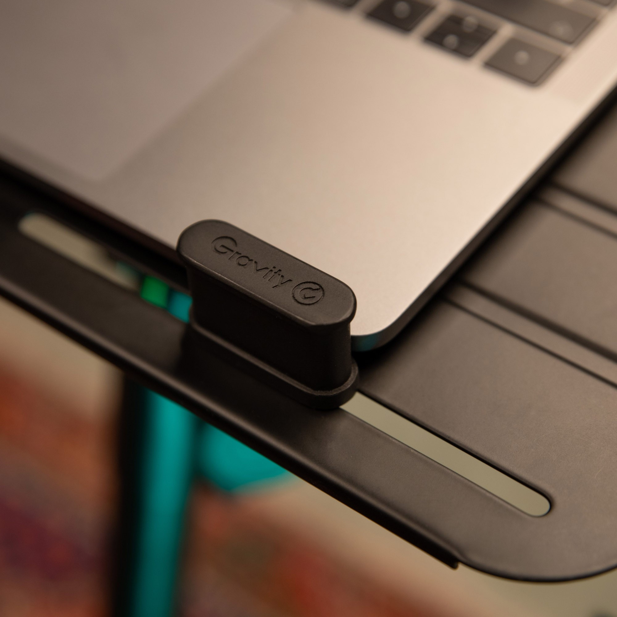 Galerijní obrázek č.18 Stojany pro laptopy, tablety, DJs, apod. GRAVITY LTS T 02 B