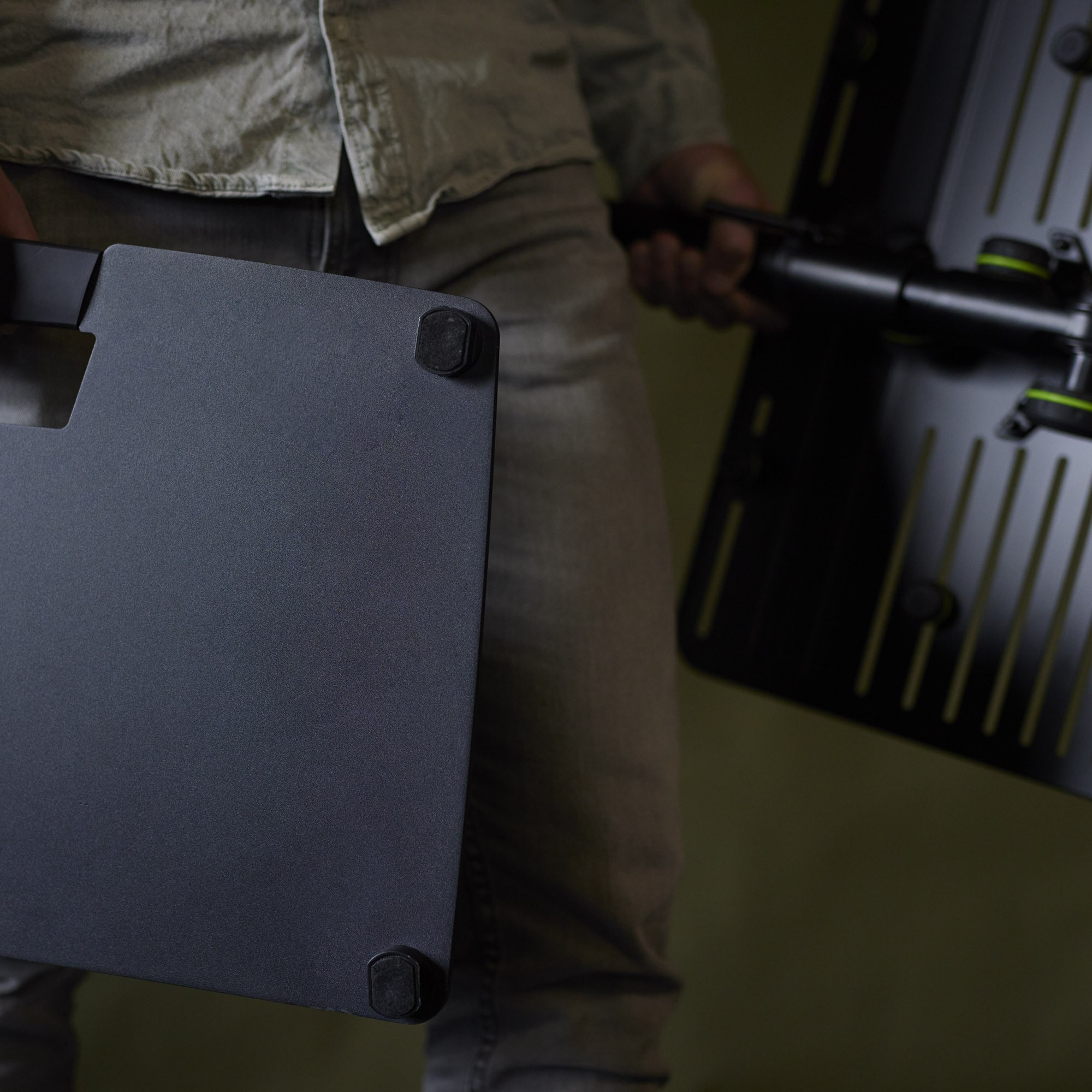 Galerijní obrázek č.20 Stojany pro laptopy, tablety, DJs, apod. GRAVITY LTS T 02 B