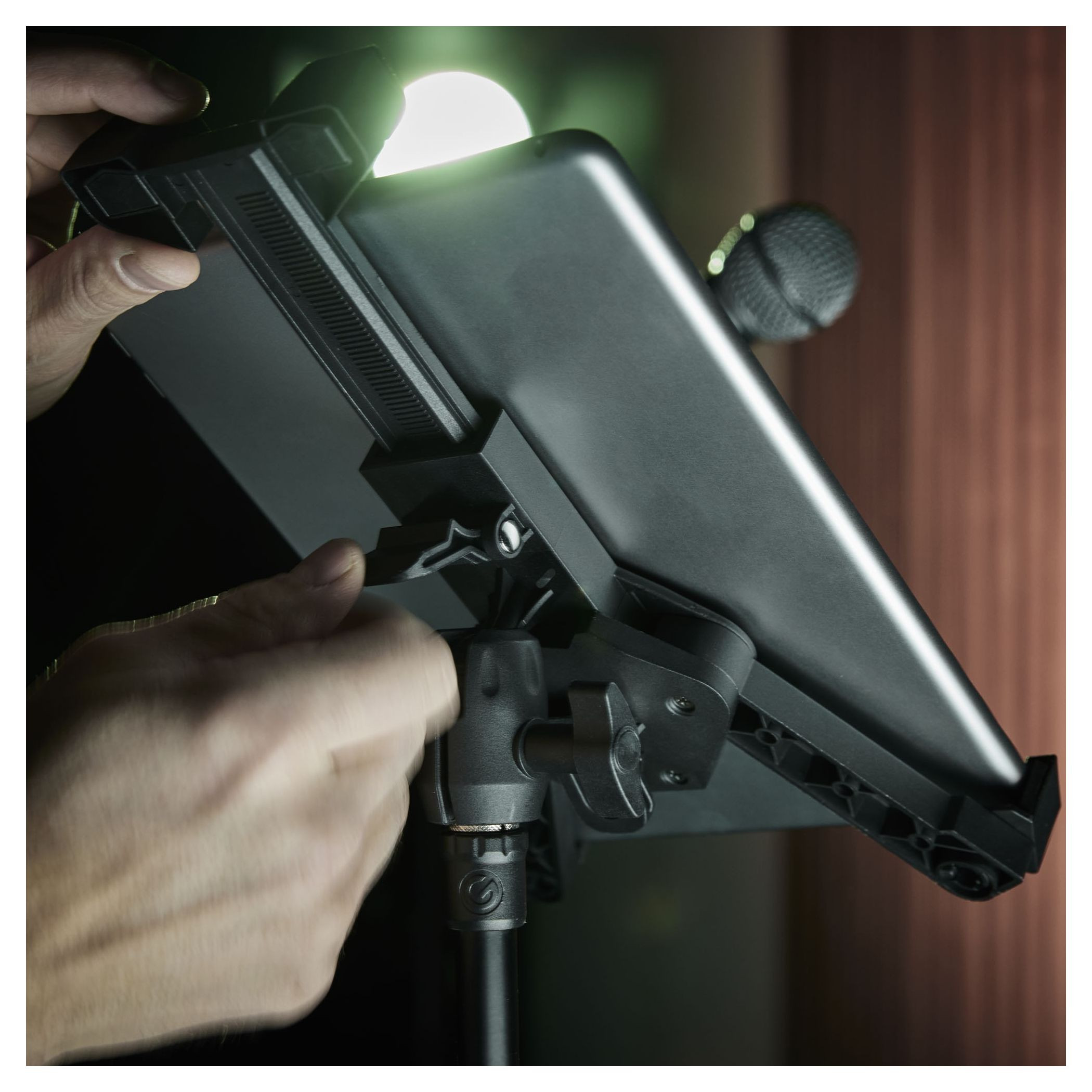 Galerijní obrázek č.15 Stojany pro laptopy, tablety, DJs, apod. GRAVITY MA T TH 02