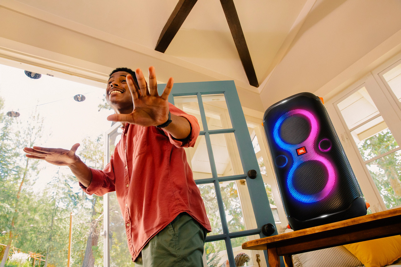 Galerijní obrázek č.19 Přenosné (na ven, na cesty) JBL PartyBox 110