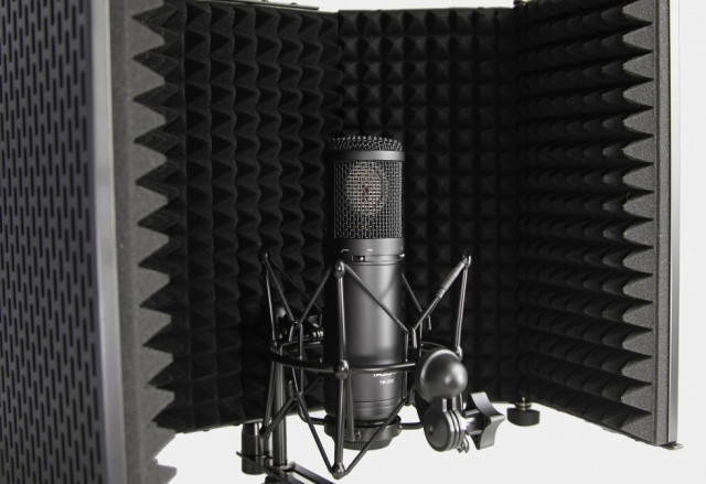 Galerijní obrázek č.1 Akustická izolace pro mikrofony TASCAM TM-AR1