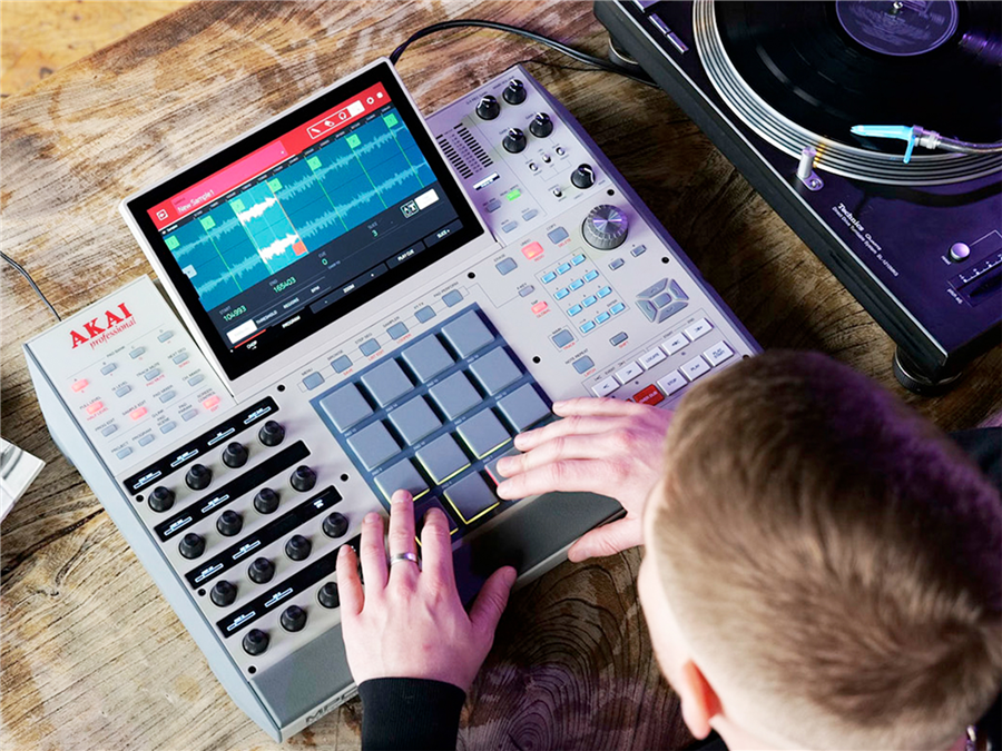 Galerijní obrázek č.8 MIDI kontrolery AKAI MPC X Special Edition