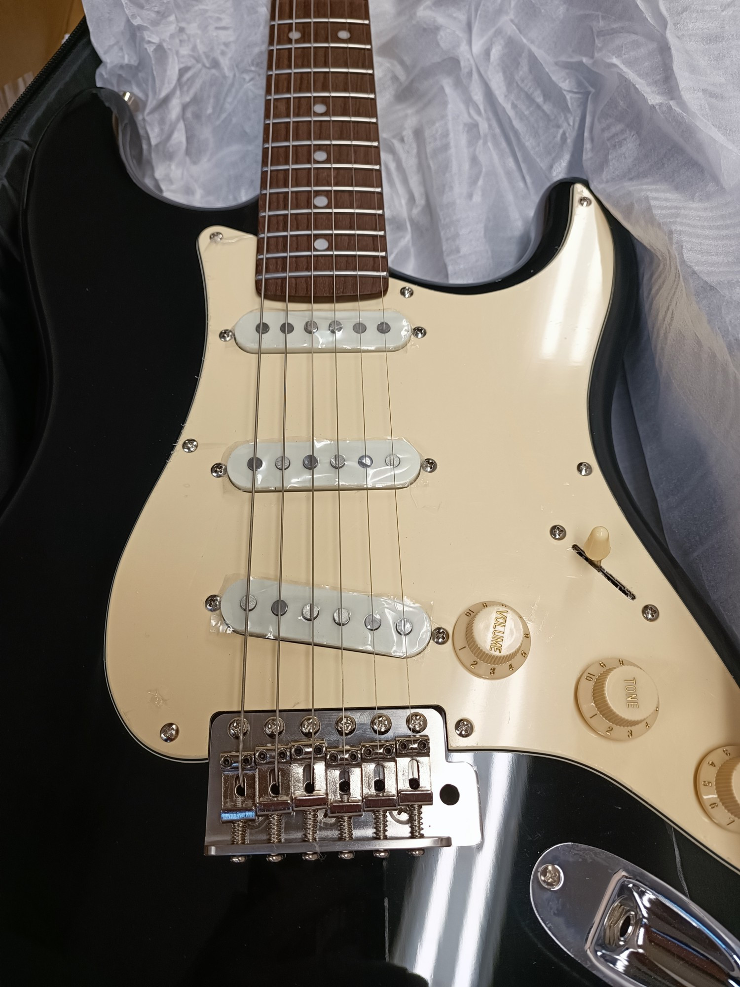 Galerijní obrázek č.1 Elektrické kytary DONNER DST-600 - Black