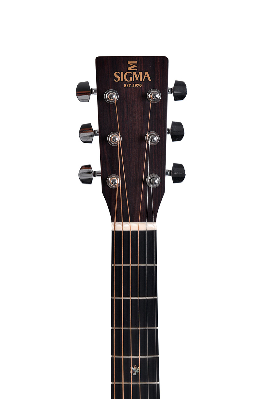 Galerijní obrázek č.2 Další tvary SIGMA GUITARS OMTC-1E-SB - Sunburst High Gloss