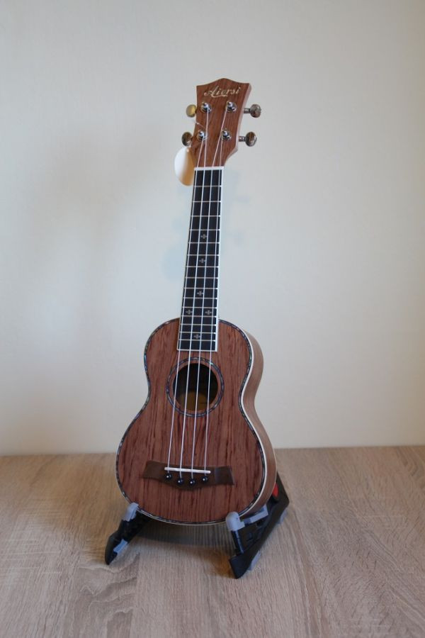 Hlavní obrázek Akustické kytary a ostatní AIERSI SU301 Rosewood Soprano Ukulele Open Pore Natural