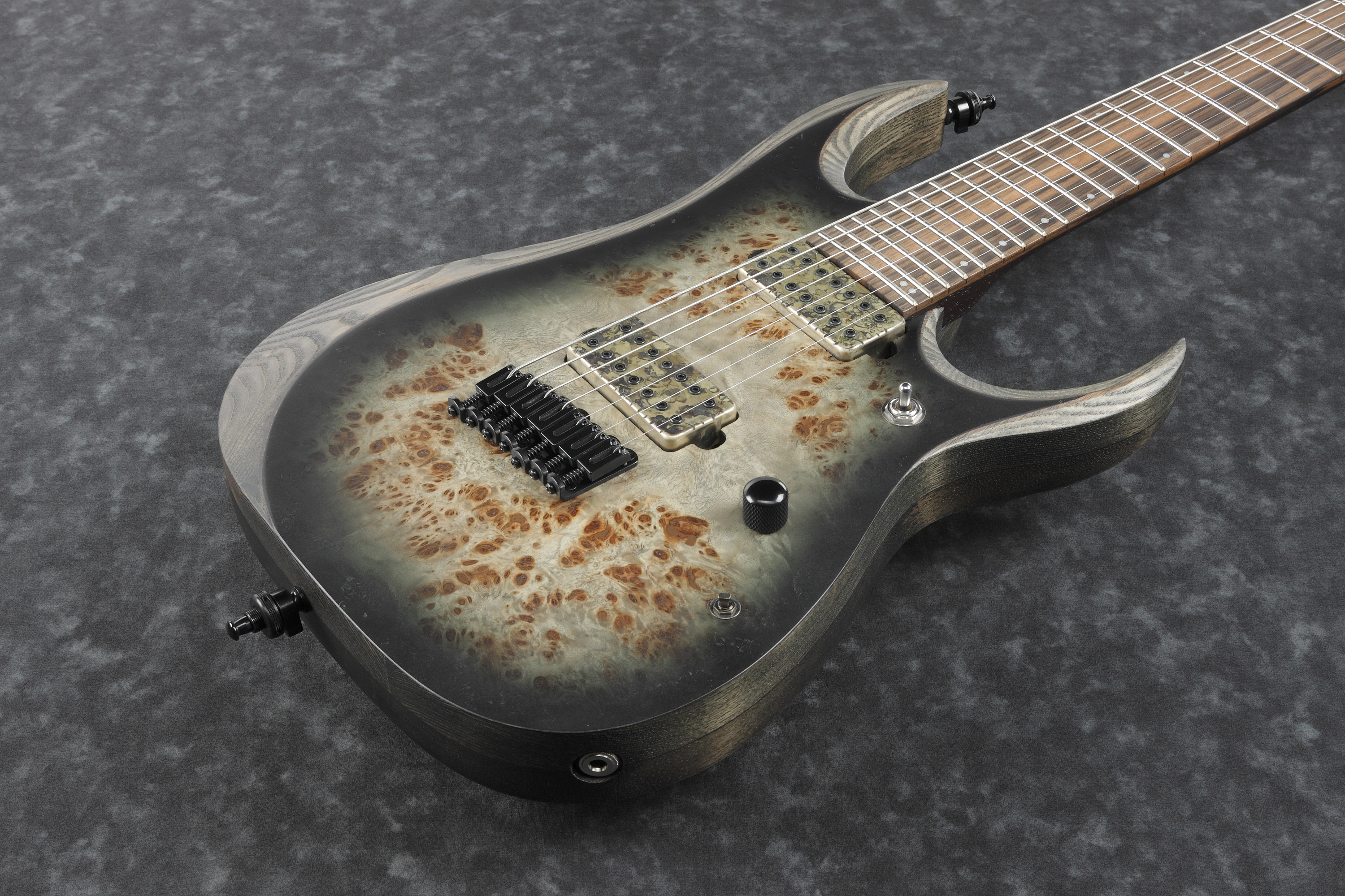 Galerijní obrázek č.3 7strunné IBANEZ RGD71ALPA-CKF RGD Axion Label - Charcoal Burst Black Stained Flat