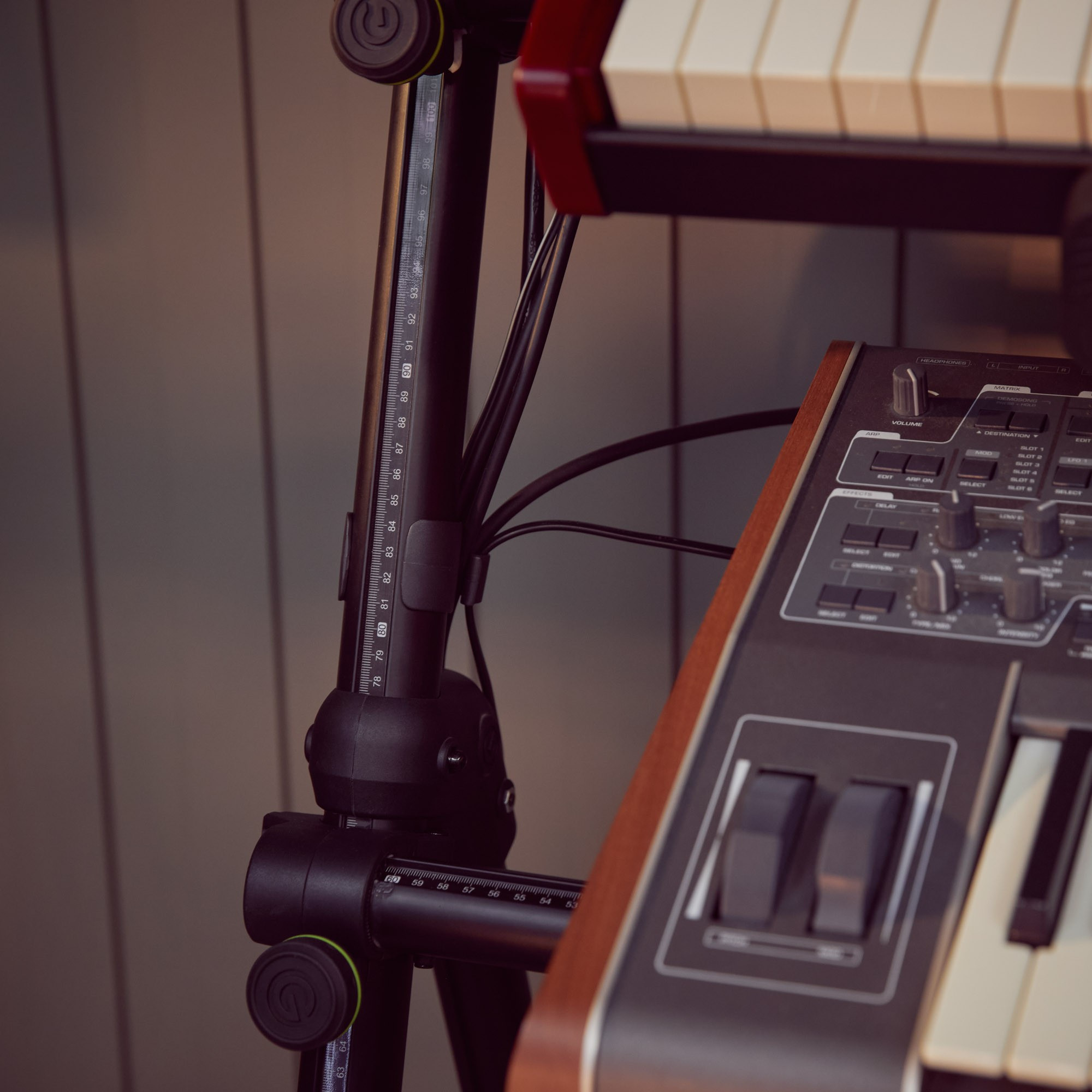 Galerijní obrázek č.26 Stojany GRAVITY KS MKS 01 B Multi Keyboard Stand