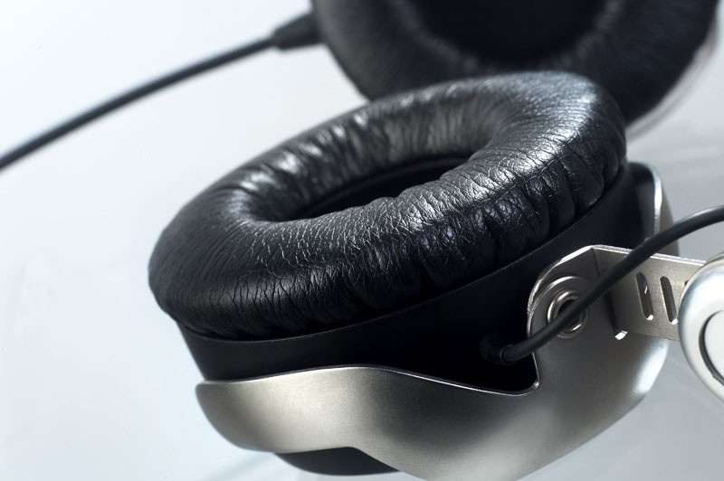 Galerijní obrázek č.1 Mobilní sluchátka (náhlavní a špunty) BEYERDYNAMIC DT 1350