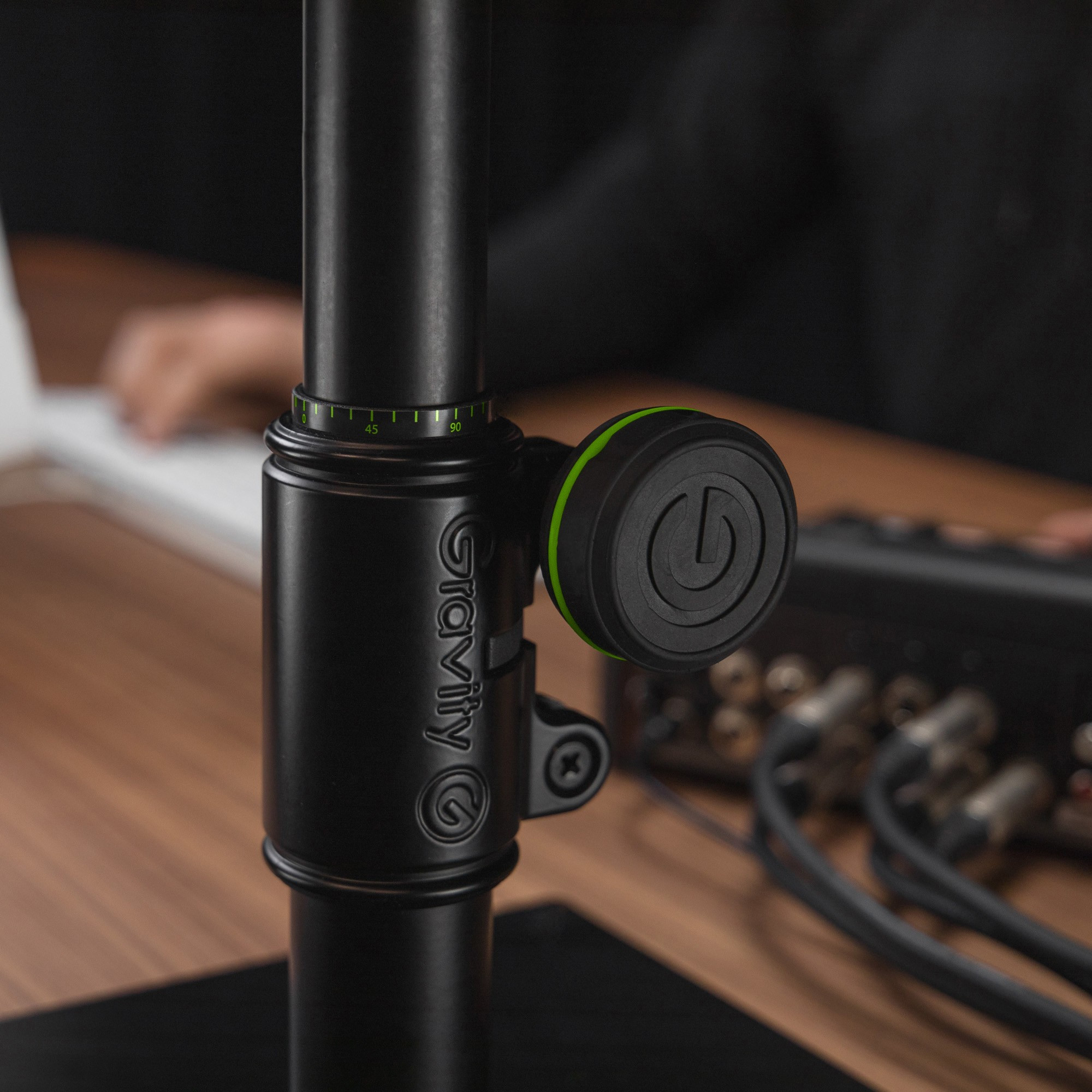 Galerijní obrázek č.15 Stojany a držáky pro studiové monitory GRAVITY SP 3102