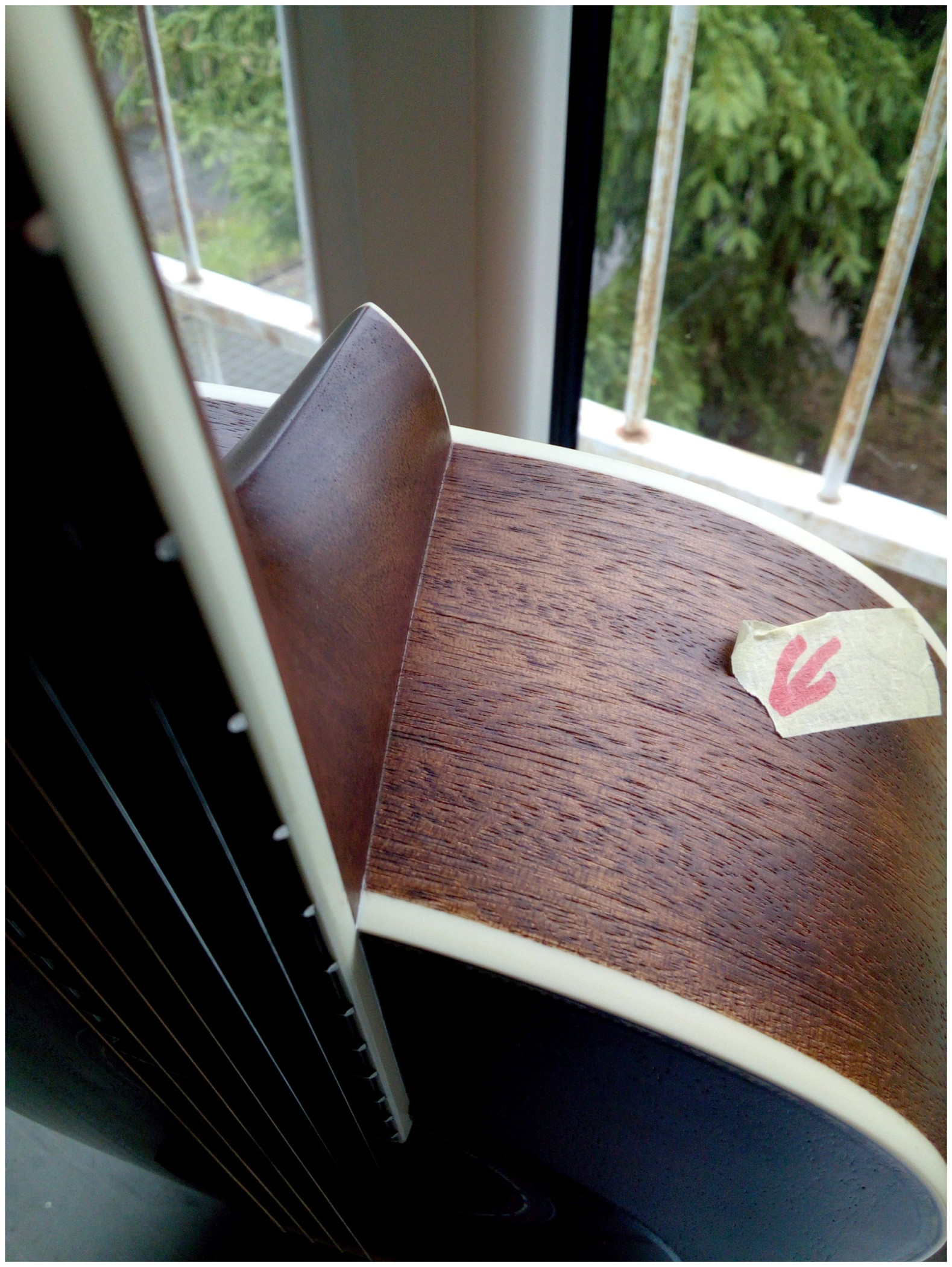 Galerijní obrázek č.8 Akustické kytary a ostatní FENDER PS-220E Parlor - Aged Cognac Burst C-Stock