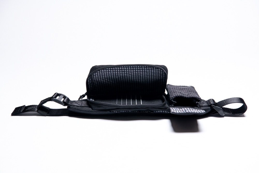 Galerijní obrázek č.2 Batohy MARSHALL Underground Belt Bag Black/White