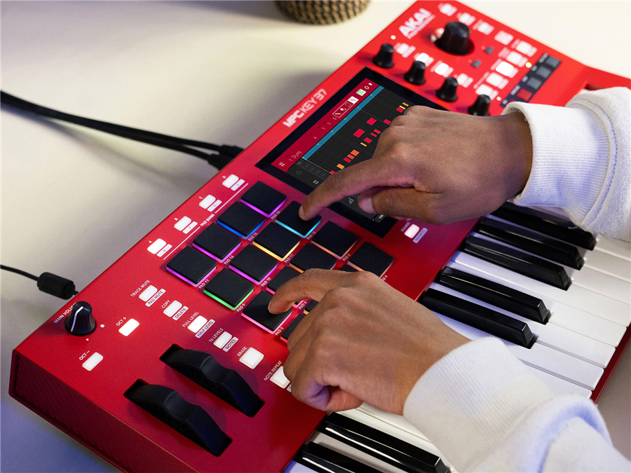 Galerijní obrázek č.10 Syntezátory, varhany, virtuální nástroje AKAI MPC KEY 37