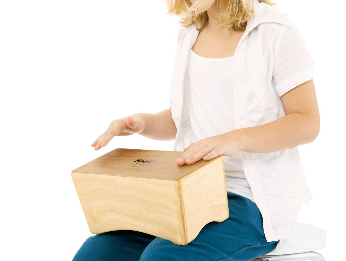 Galerijní obrázek č.1 Perkuse pro děti NINO PERCUSSION NINO931R Bongo Cajon - Red