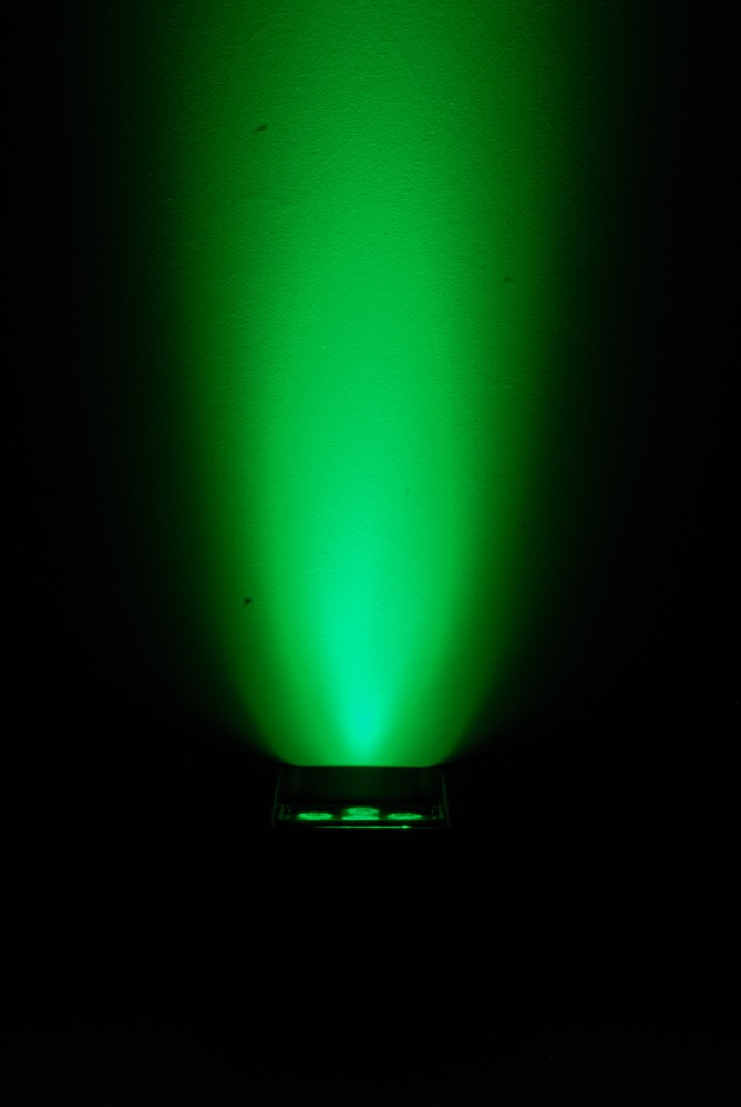 Galerijní obrázek č.4 Architekturální osvětlení CHAUVET DJ Freedom Par Tri-6