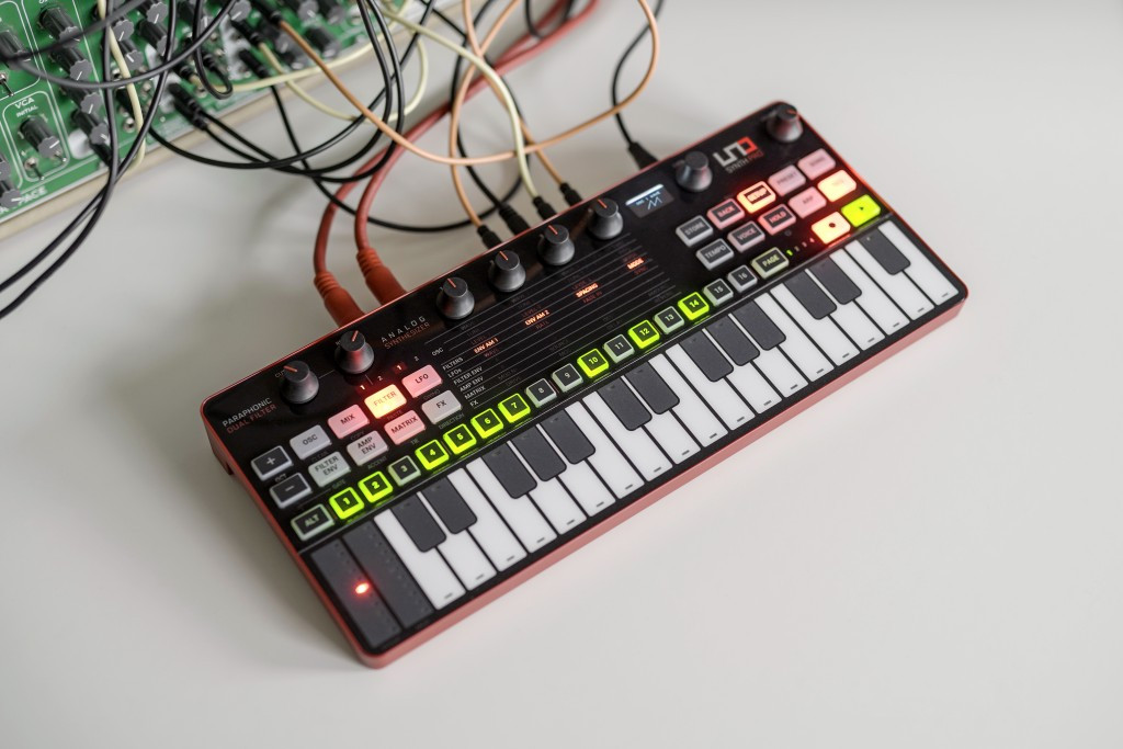 Galerijní obrázek č.6 Syntezátory, varhany, virtuální nástroje IK MULTIMEDIA UNO Synth Pro Desktop