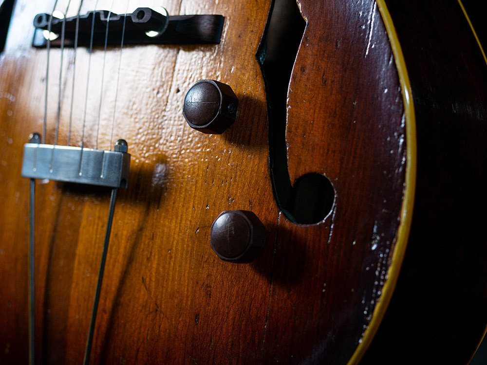 Galerijní obrázek č.4 Kytary Gibson ES-100/125 (r. 1941)
