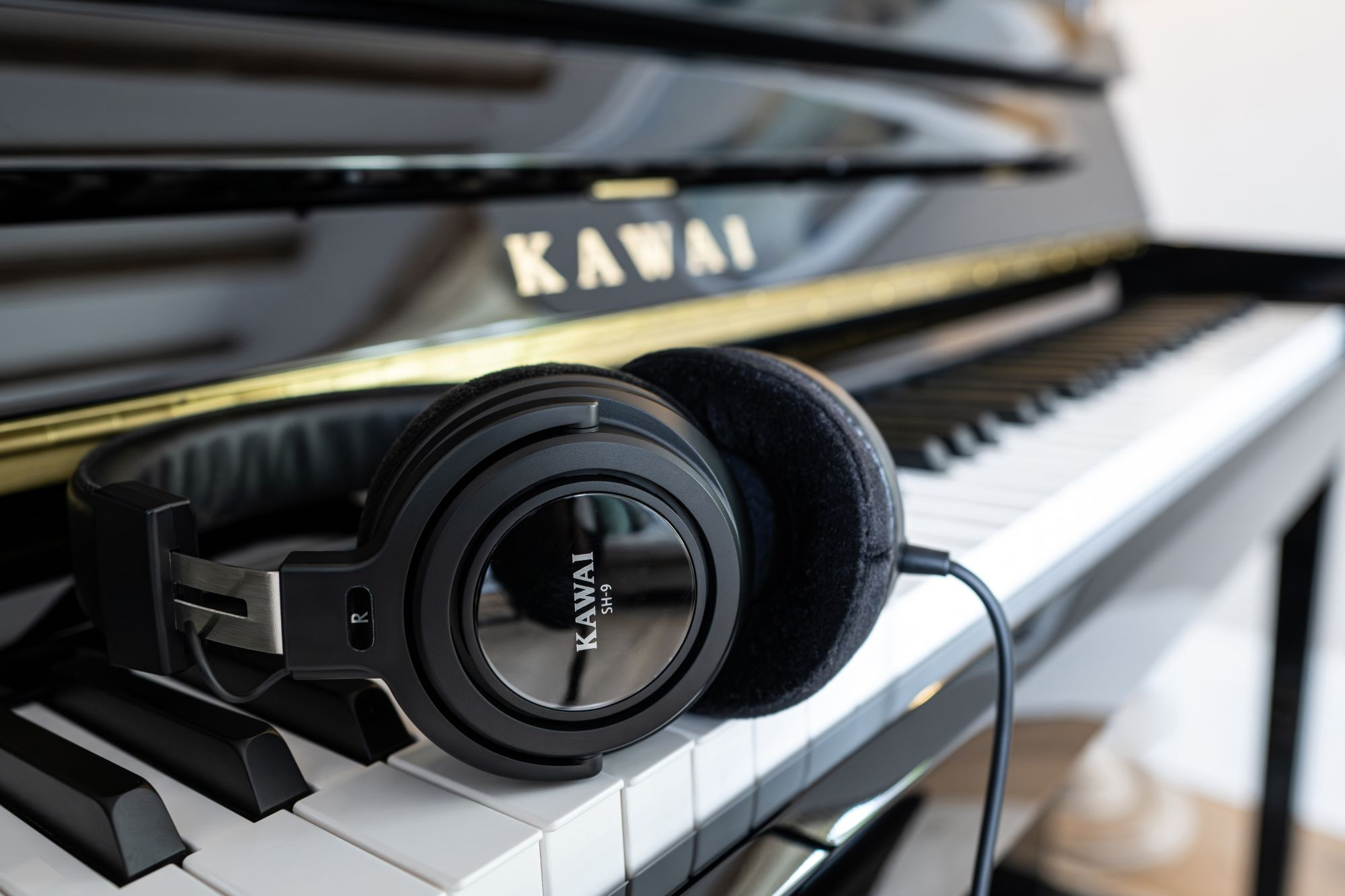 Galerijní obrázek č.6 Digitální piana KAWAI K-200 ATX4 - Ebony Polish