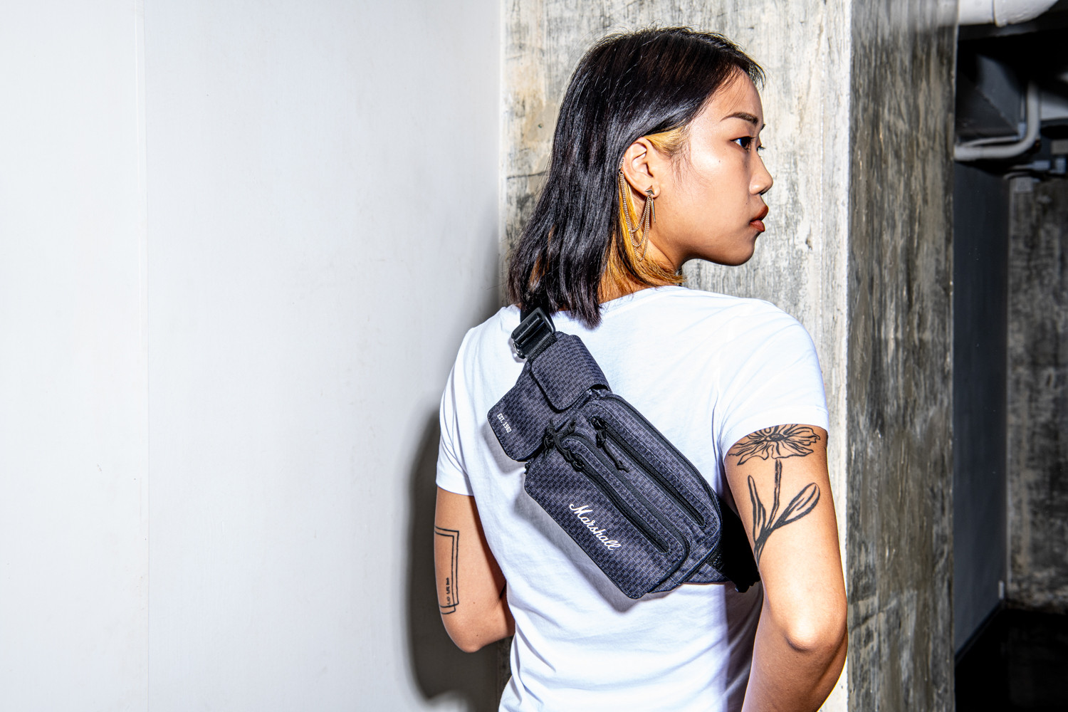 Galerijní obrázek č.11 Batohy MARSHALL Underground Belt Bag Black/White