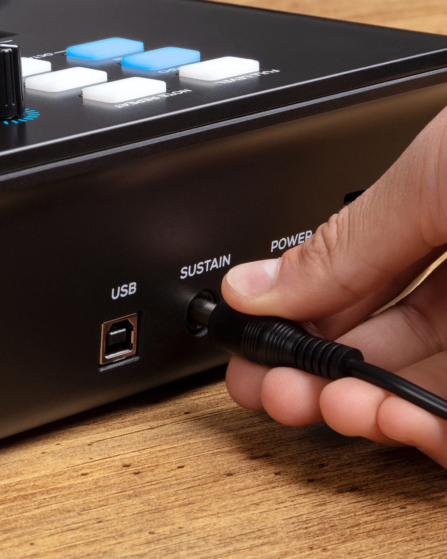 Galerijní obrázek č.13 Keyboardy/Klávesy/Kontrolery ALESIS V25 MKII