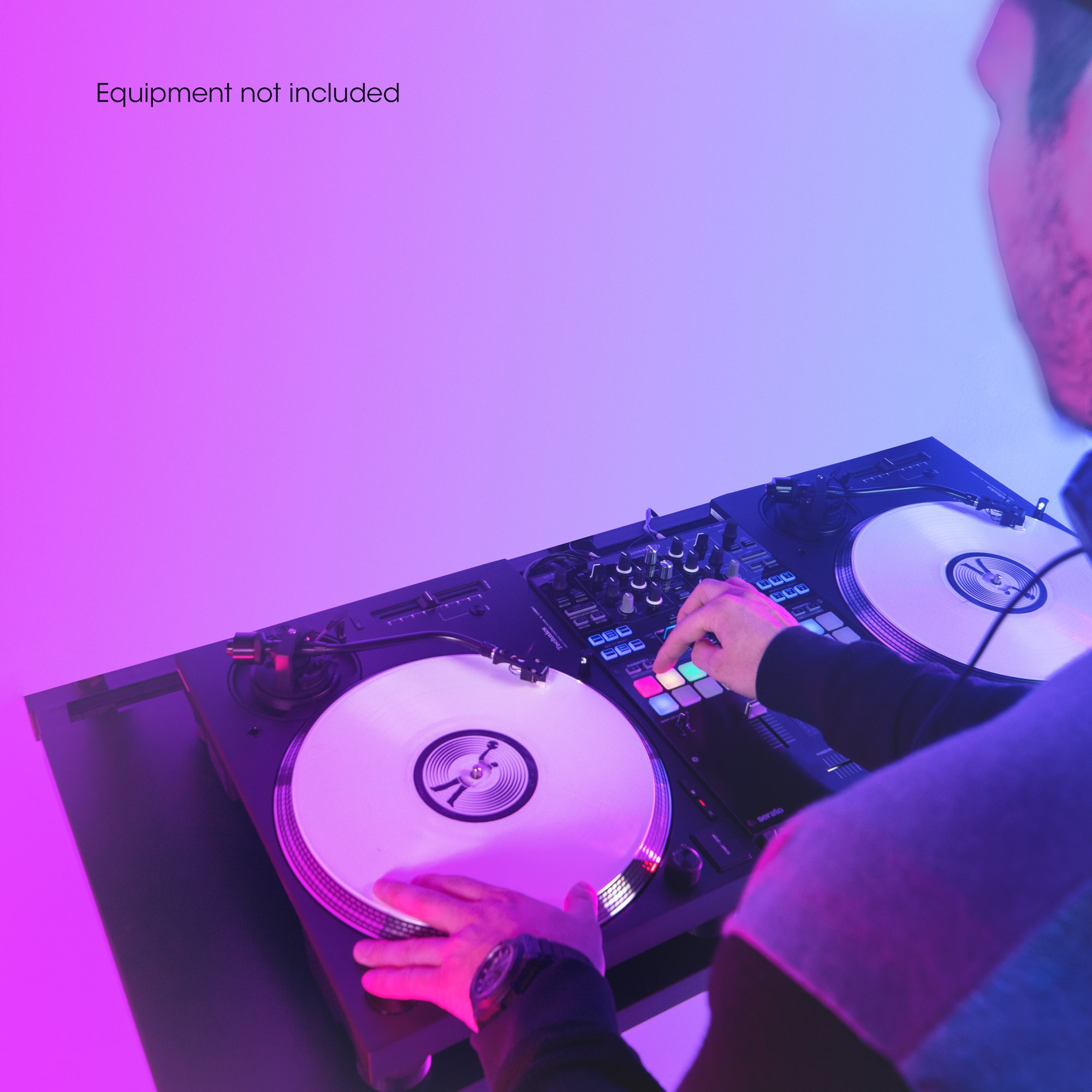 Galerijní obrázek č.8 Nábytek a dekorace pro DJ GRAVITY F T 01