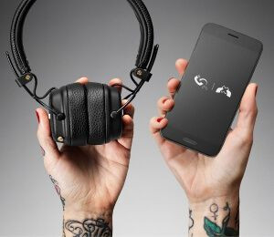 Galerijní obrázek č.1 Na uši (s kabelem) MARSHALL MAJOR III BT (bílá)