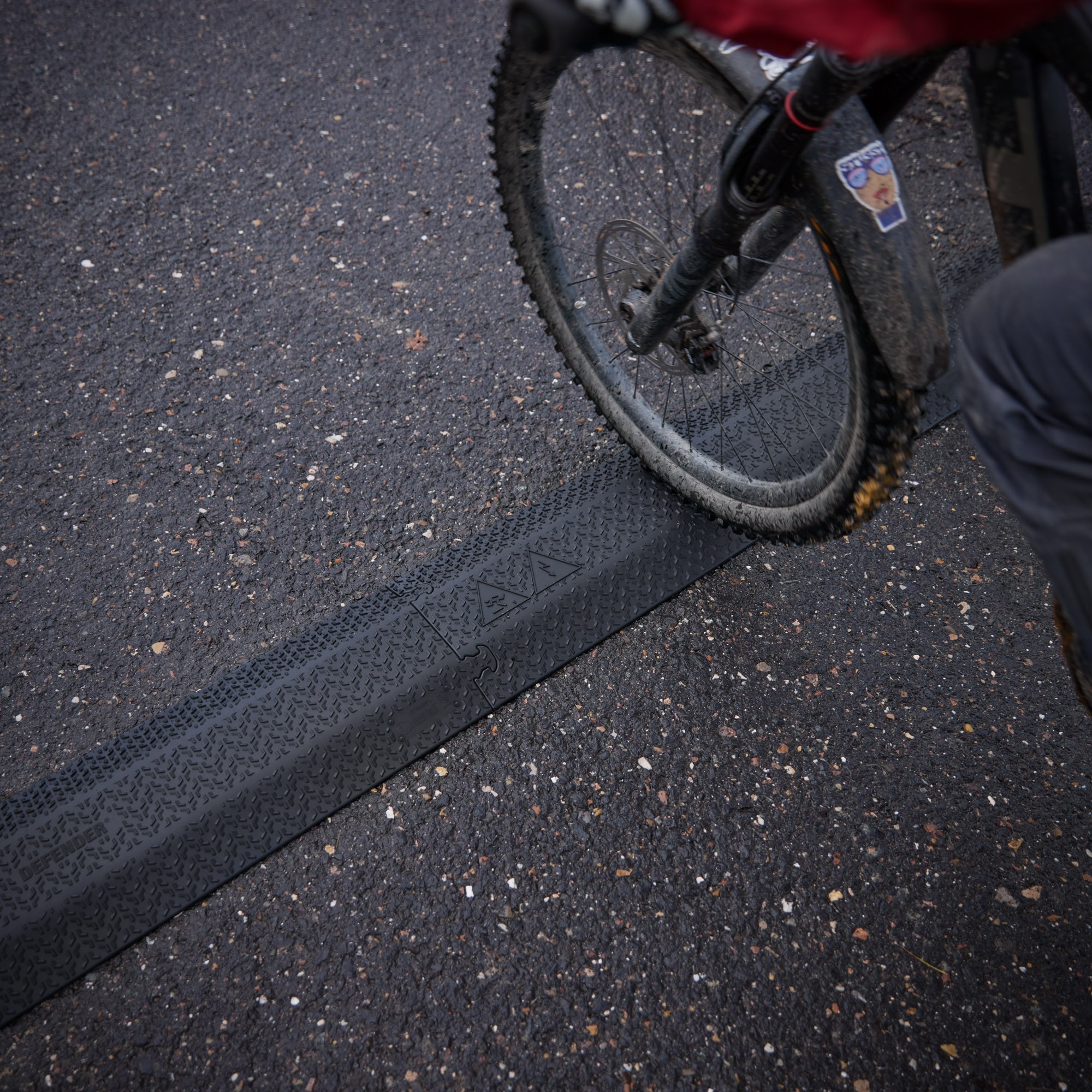 Galerijní obrázek č.14 Kabelové přejezdy DEFENDER XPRESS 100 BLK R