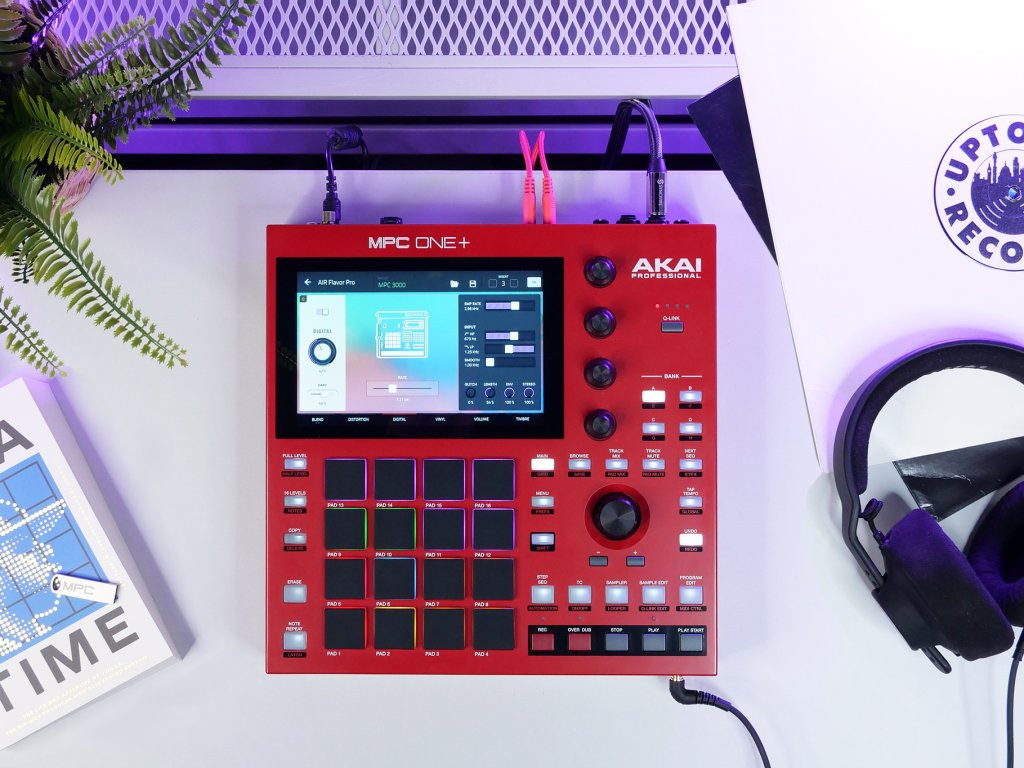 Galerijní obrázek č.4 MIDI kontrolery AKAI MPC ONE+