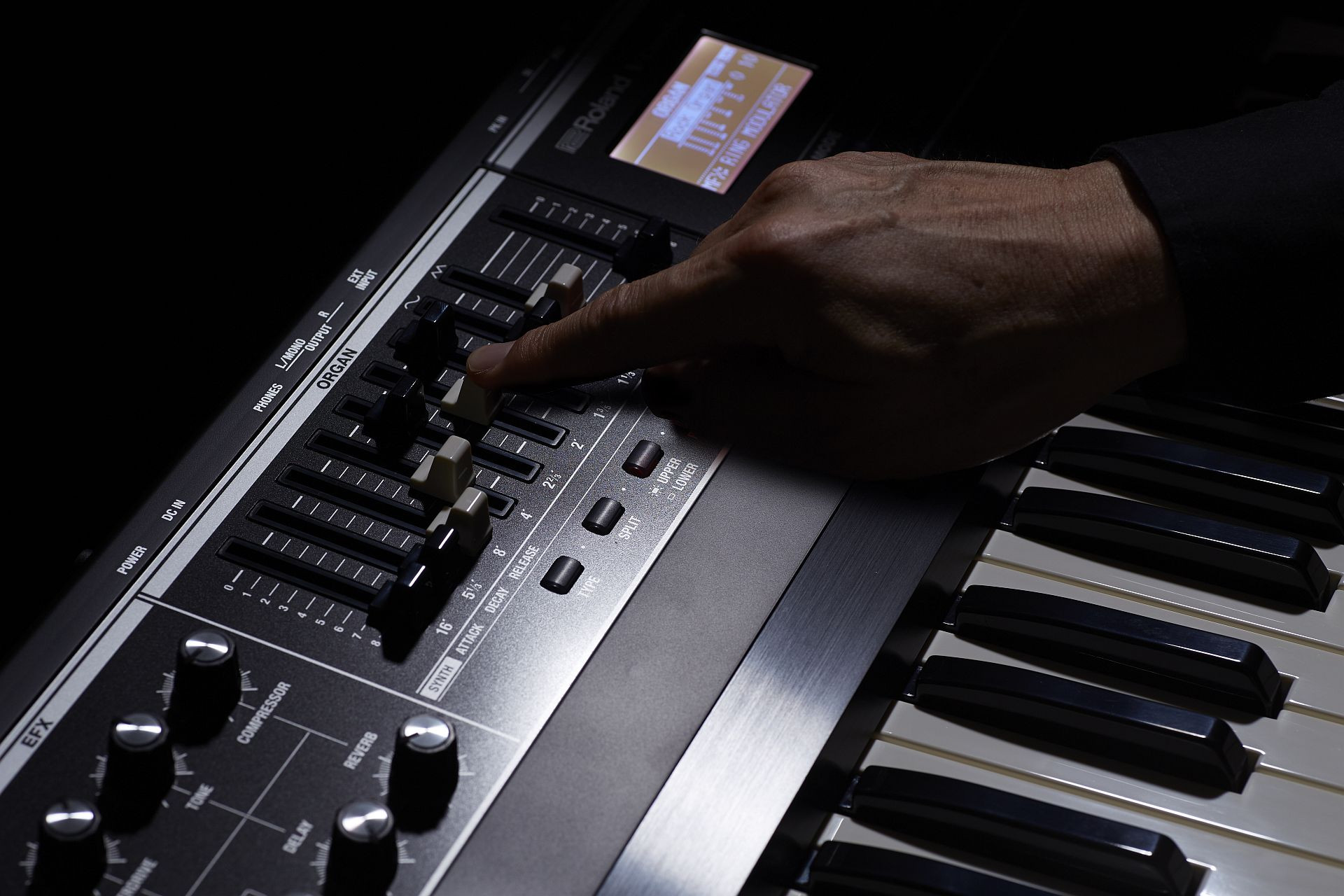 Galerijní obrázek č.11 Syntezátory, varhany, virtuální nástroje ROLAND VR-730 V-Combo