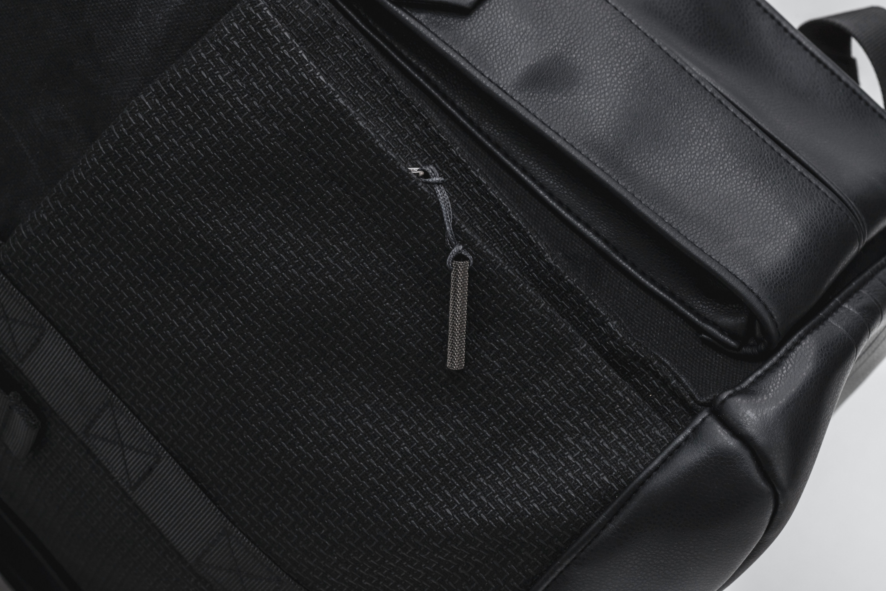 Galerijní obrázek č.12 Batohy MARSHALL Uptown Rocksack Black/White