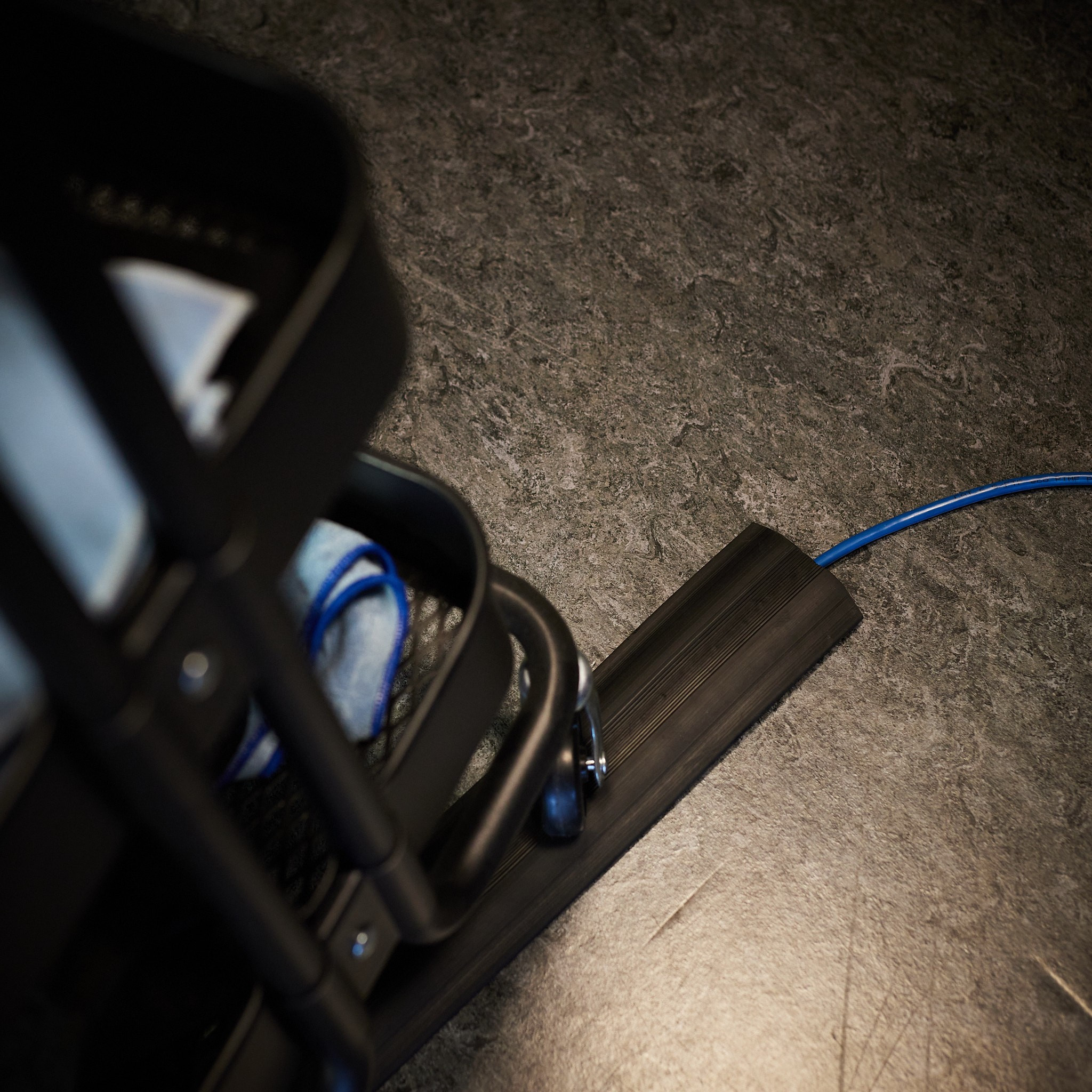 Galerijní obrázek č.4 Kabelové přejezdy ADAM HALL 859C 10 M3