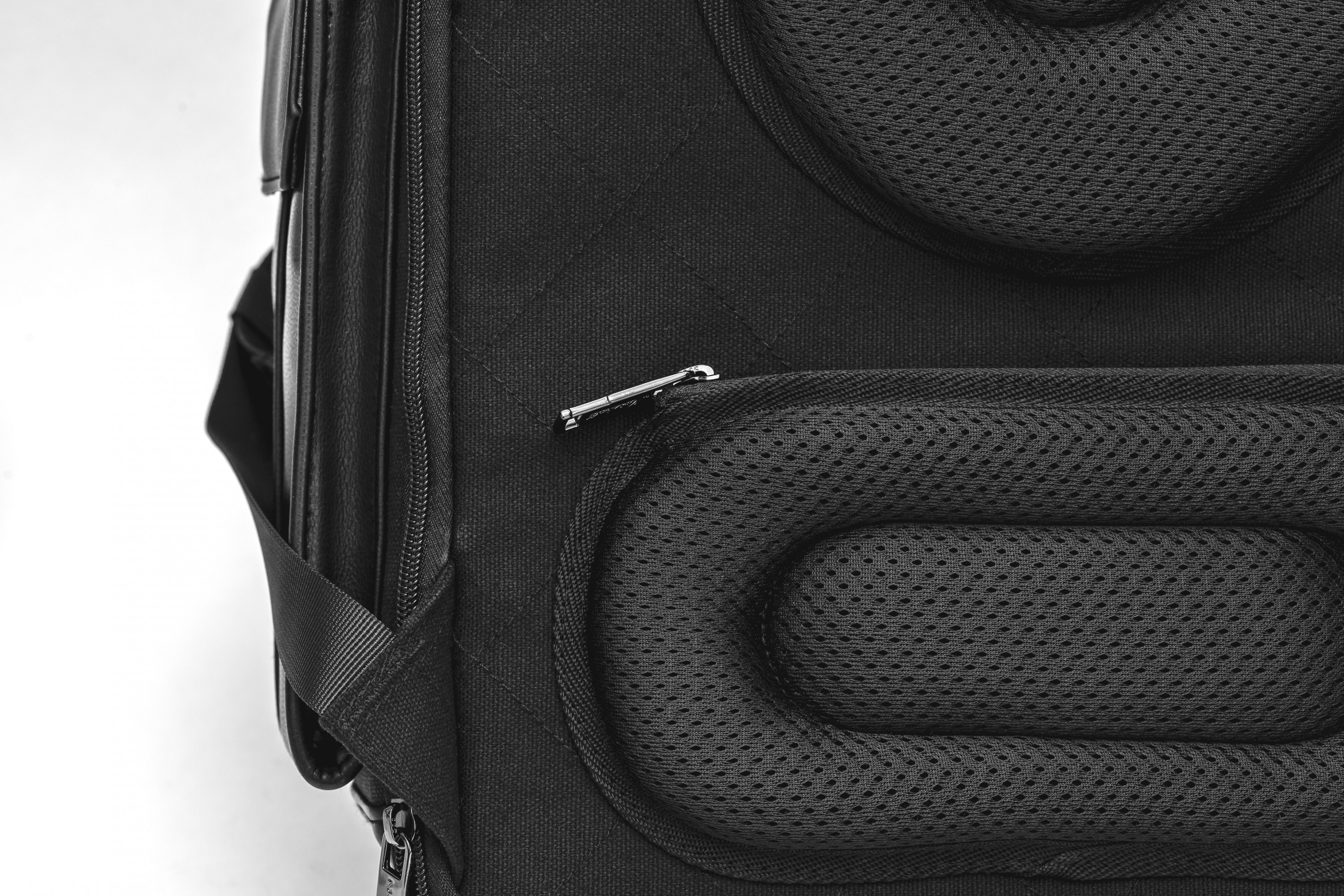 Galerijní obrázek č.18 Batohy MARSHALL Uptown Rocksack Black/White