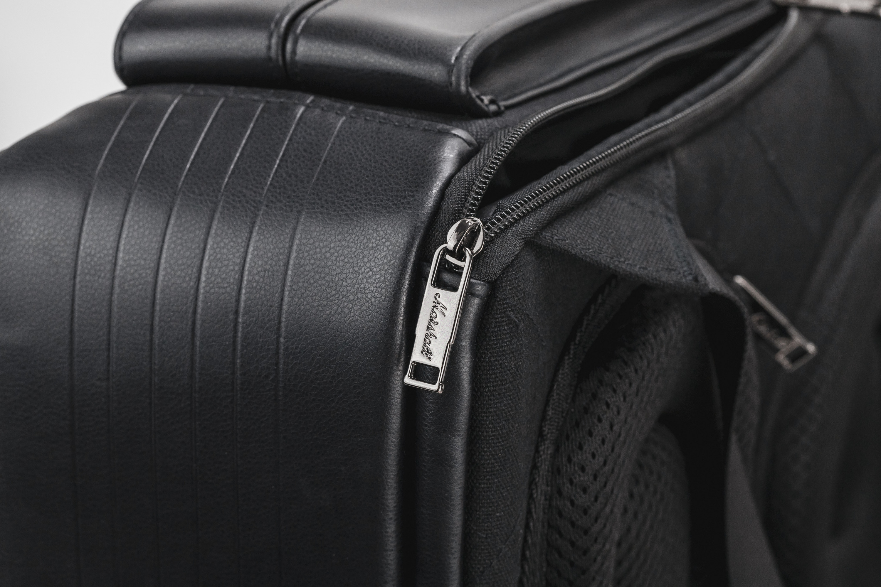 Galerijní obrázek č.21 Batohy MARSHALL Uptown Rocksack Black/White