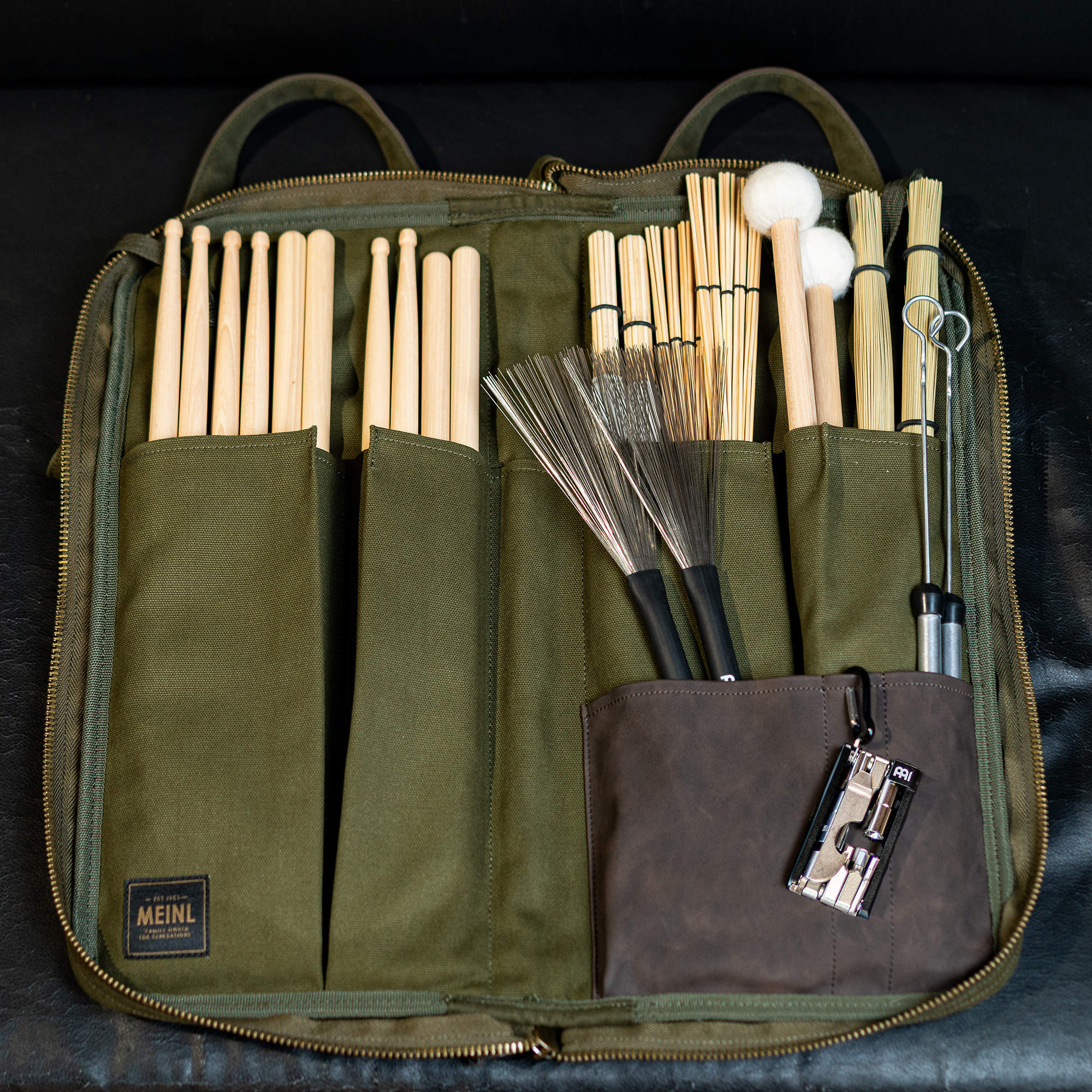 Galerijní obrázek č.2 Obaly na paličky MEINL MWSGR Waxed Canvas Stick Bag 22” - Forest Green