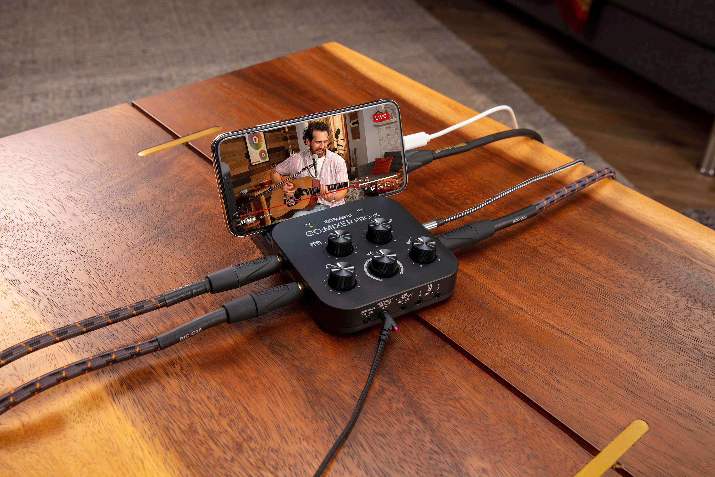 Galerijní obrázek č.12 Miniaturní mixážní pulty ROLAND GO:MIXER PRO-X